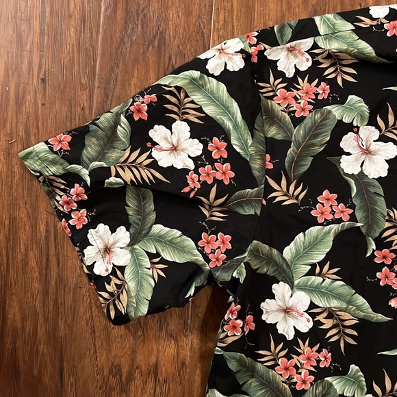 Vintage Men’s Hawaiian Button Up Shirt - Picture 4 of 6
